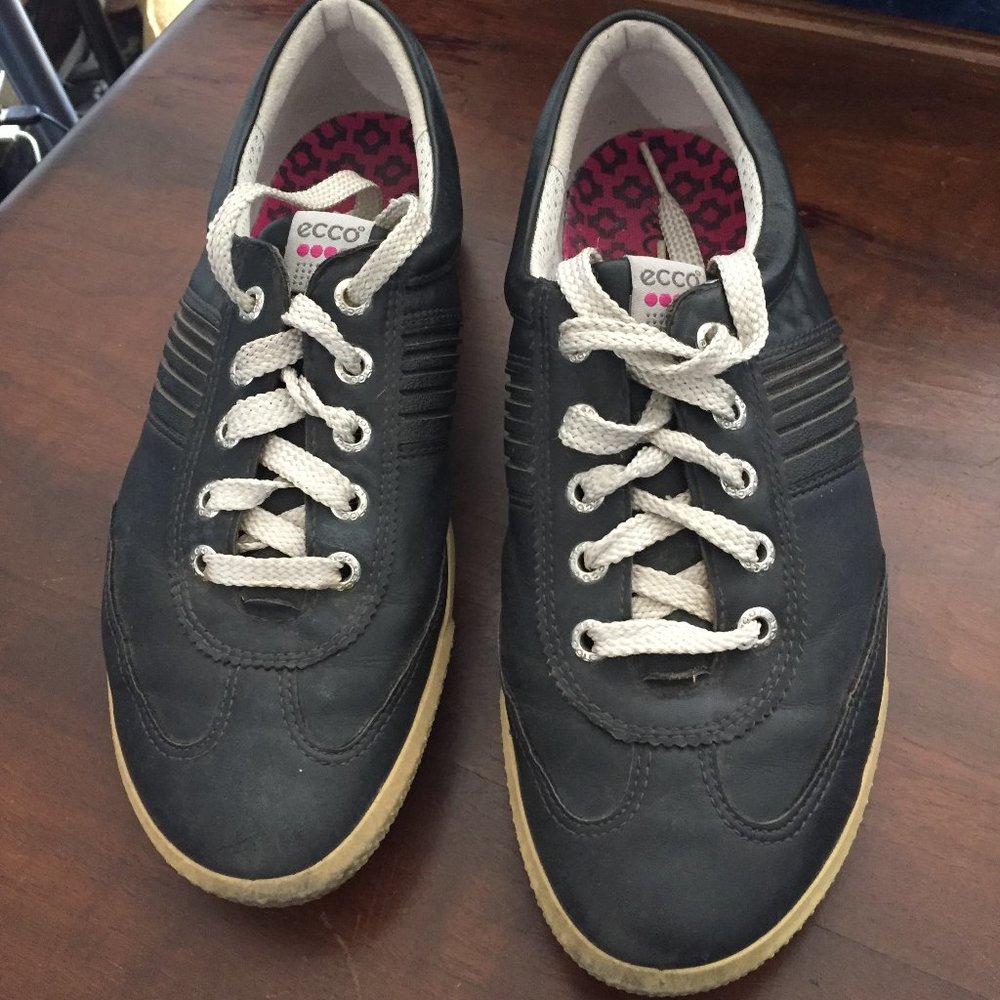 ECCO LEATHER LOAFER SHOES SIZE 9
